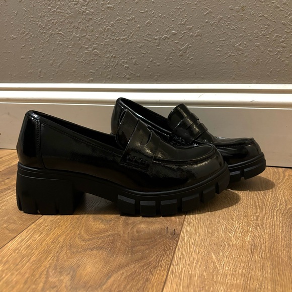 Hey Girl by Corkys black loafers - Picture 1 of 5